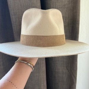GIGI PIP hat! Size 57(small)